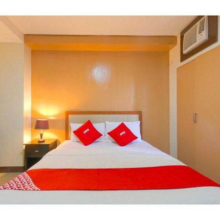 OYO 769 Poblacion Suites Polaris Makati City Exterior foto