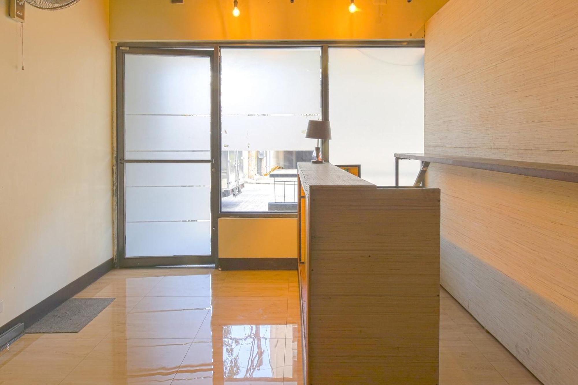OYO 769 Poblacion Suites Polaris Makati City Exterior foto