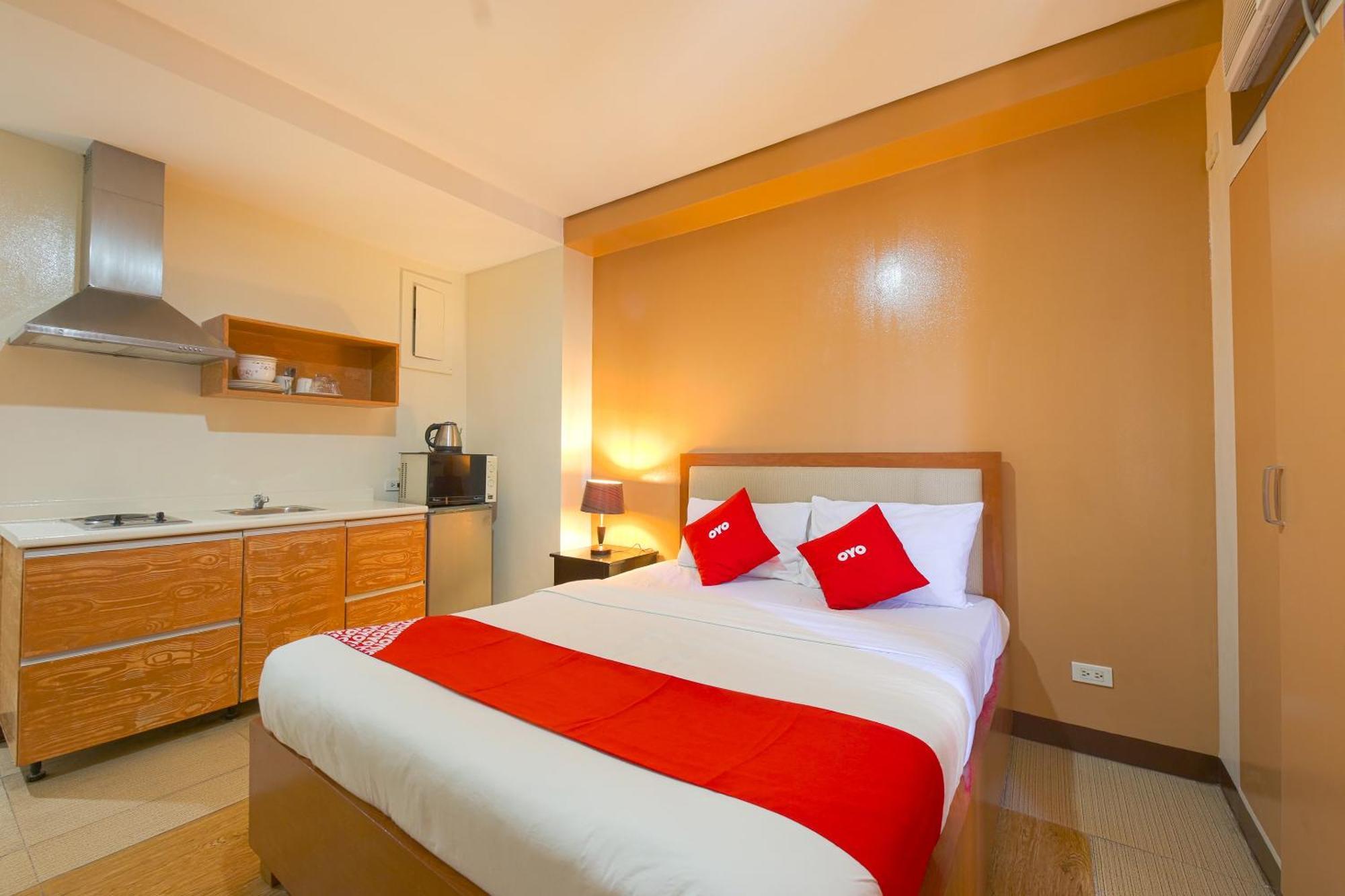 OYO 769 Poblacion Suites Polaris Makati City Exterior foto