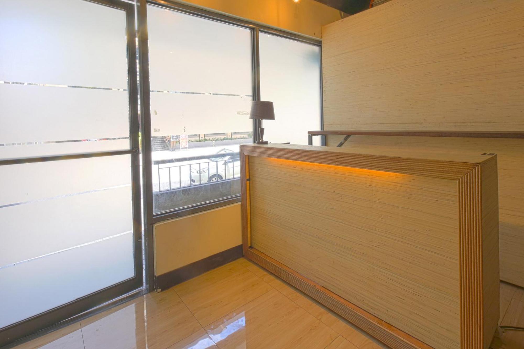 OYO 769 Poblacion Suites Polaris Makati City Exterior foto