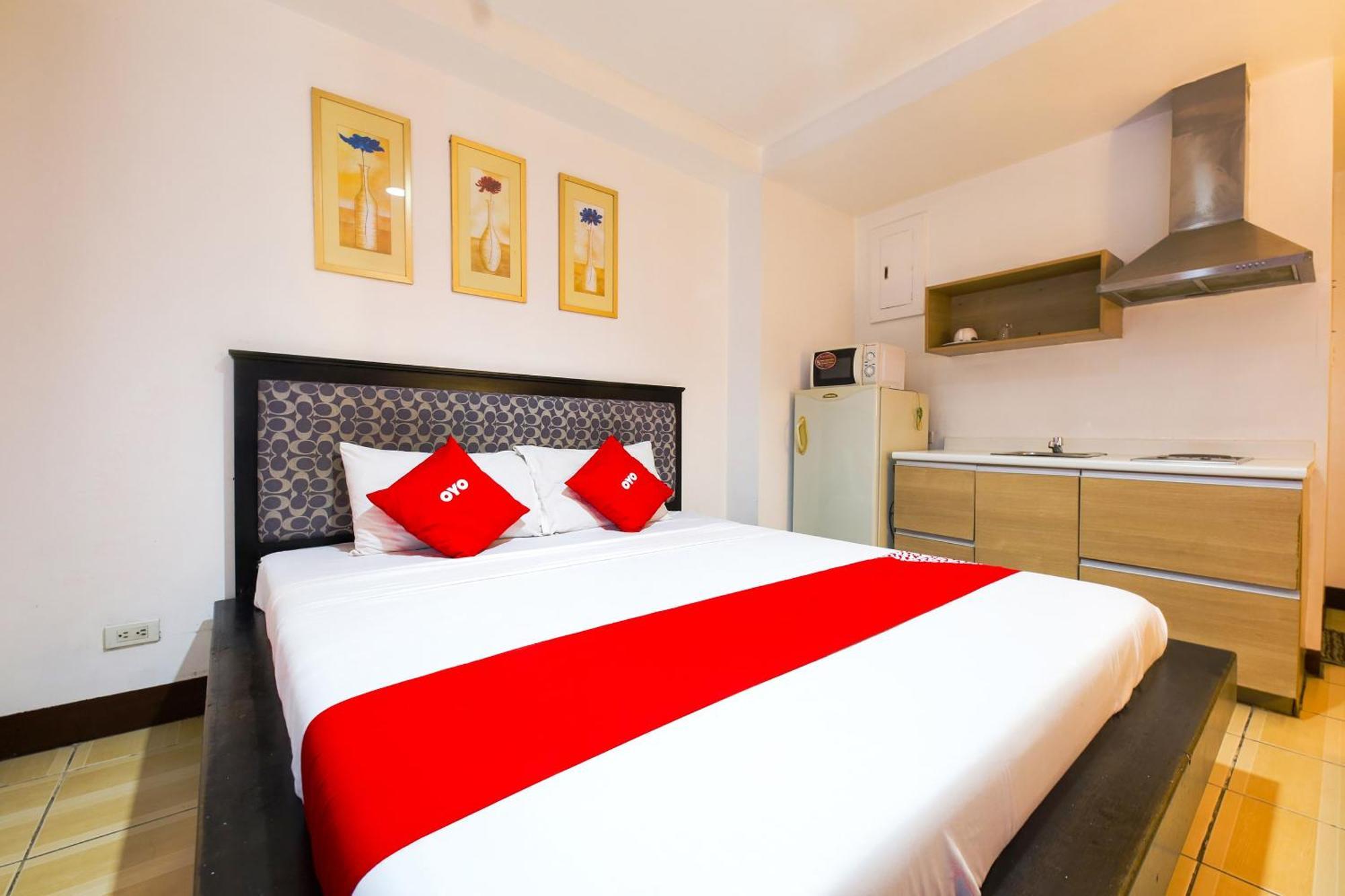 OYO 769 Poblacion Suites Polaris Makati City Exterior foto